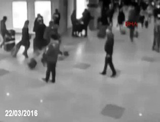 Moment i shpërthimit në Aeroportin e Brukselit