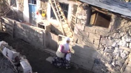 52 Yıl Sonra Yeniden Okula Başladı