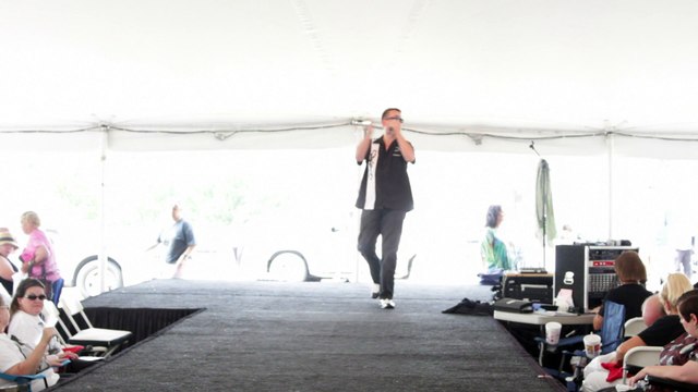 Open mic 'Viva Las Vegas' Elvis Week 2014