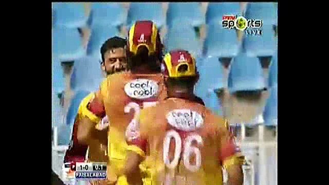 Junaid Khan 4 Wickets vs Faislabad Region