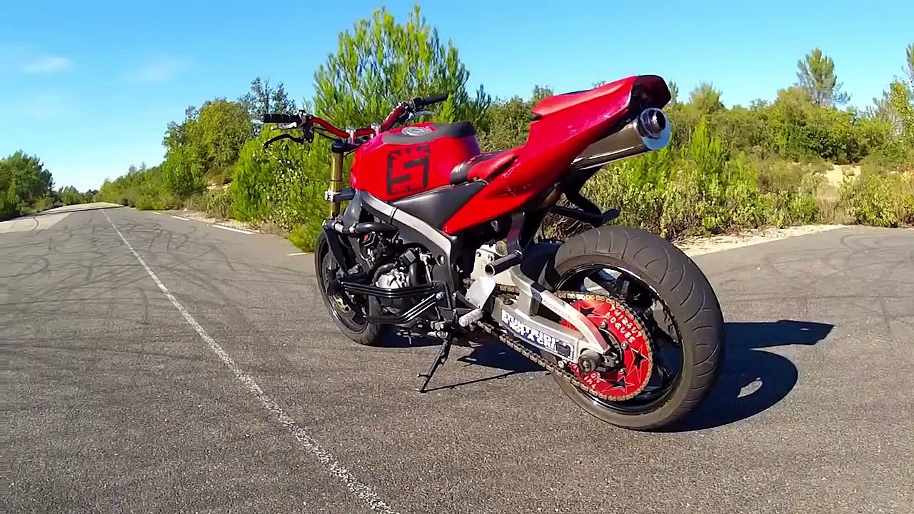 Street Bike Stunt