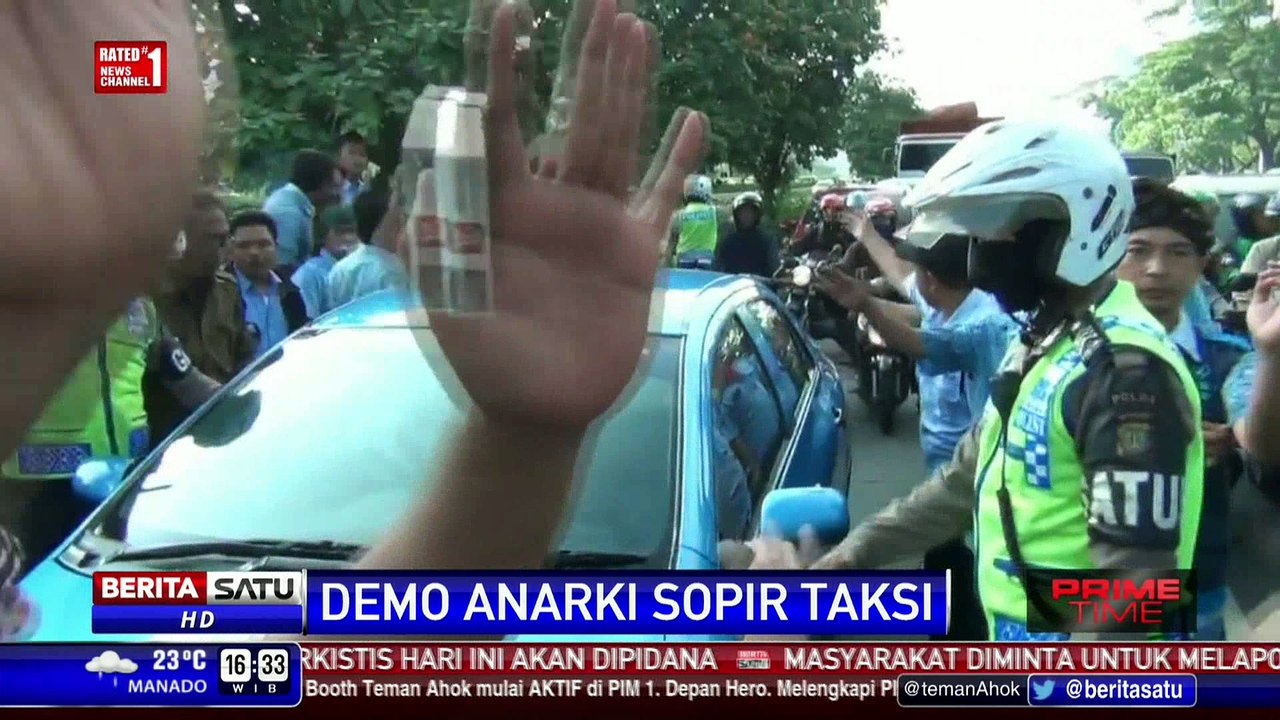 Demonstran Paksa Sopir Bergabung dan Turunkan Penumpang