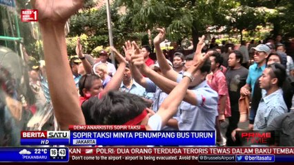 Sopir Taksi Kejar Pengemudi Ojek Online