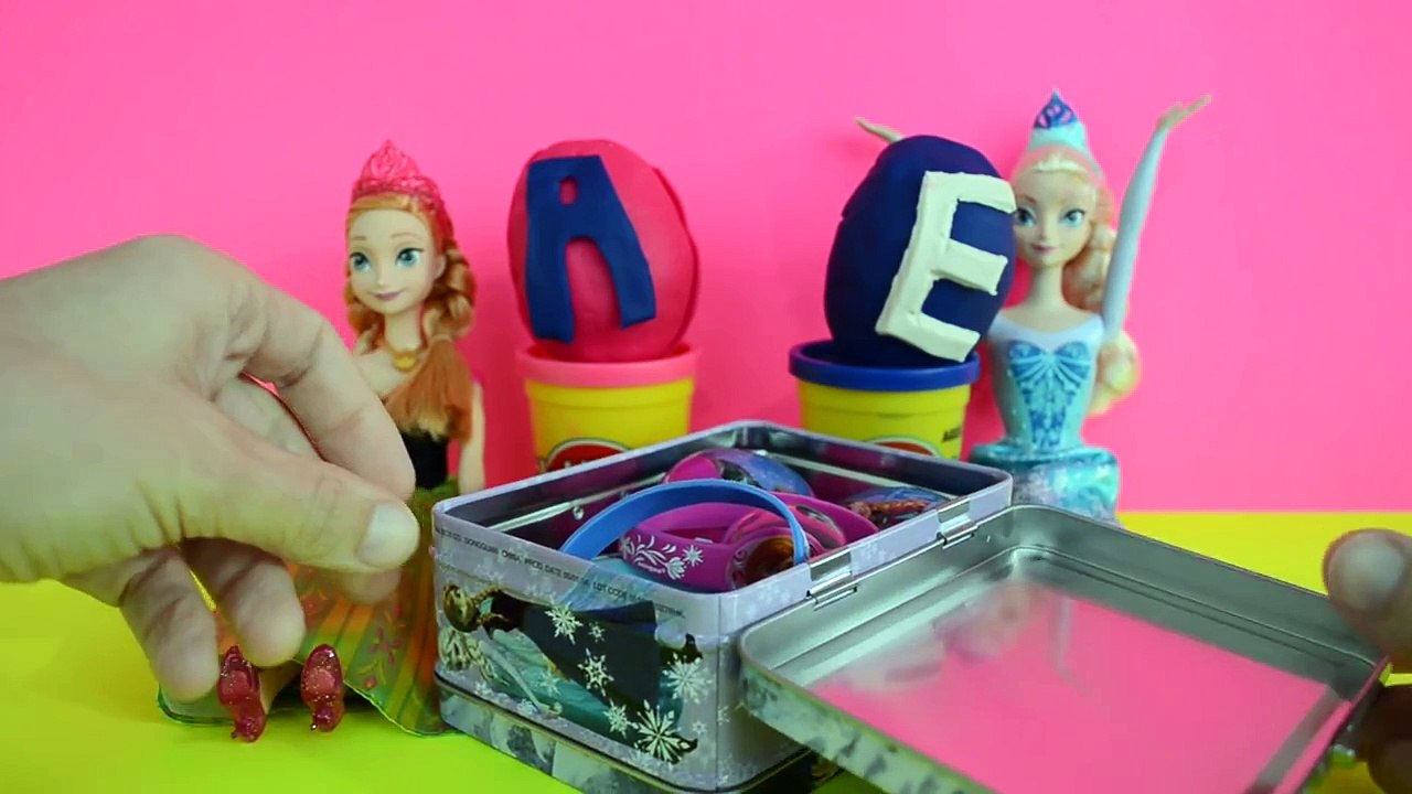 DISNEY Frozen Elsa ANNA Abrindo Mala e Ovo Play Doh SURPRESA Em Portugues