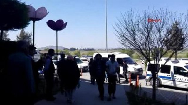 Adana Polise Taş ve Molotof Kokteyli Atan PKK Yandaşları Adliyeye Sevk Edildi