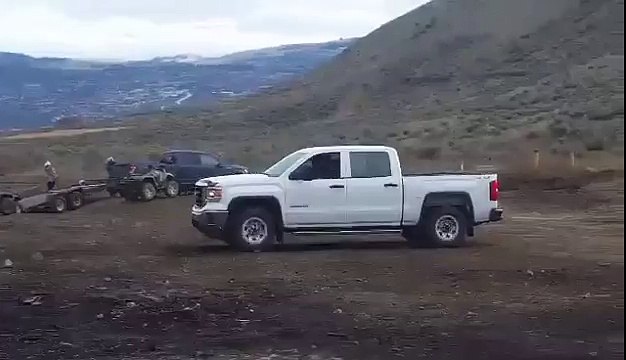 Gravir une colline avec un pickup