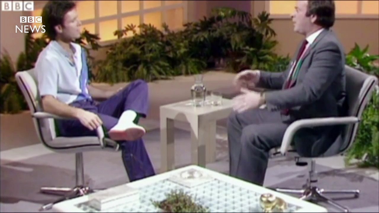 Highlights from Sir Terry Wogans chat show - BBC News