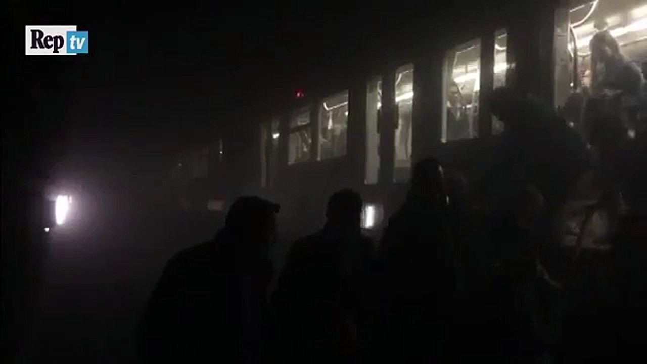 BRUXELLES_ Attaque Terroriste - L' évacuation du métro - 22 Mars 2016