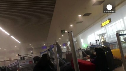 Скачать видео: Attentats de Bruxelles à l'aéroport