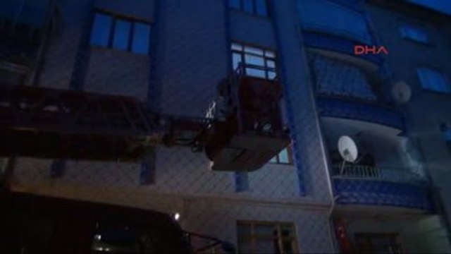 Elazığ - Şehit Uzman Çavuş Salgar'ın Evine Türk Bayrağı Asıldı