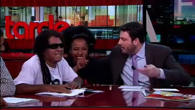 Agora é Tarde 28/11/13 - Mesa Vermelha com Away e Thiago Carmona - Band