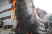 Hastane inşaatında yangın