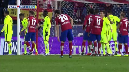 Cabezazo de Savic al larguero