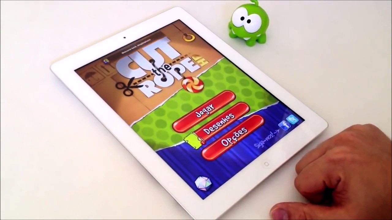 Ам Ням играет в apple