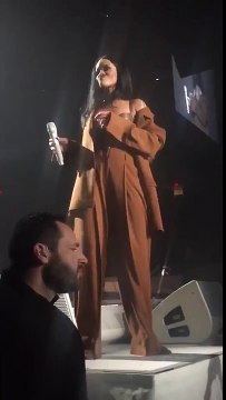 Rihanna fan completely shocks singer with his amazing vocals