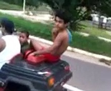 Mini Bug Com Motor de Moto 125cc Parte 2 (Andando)