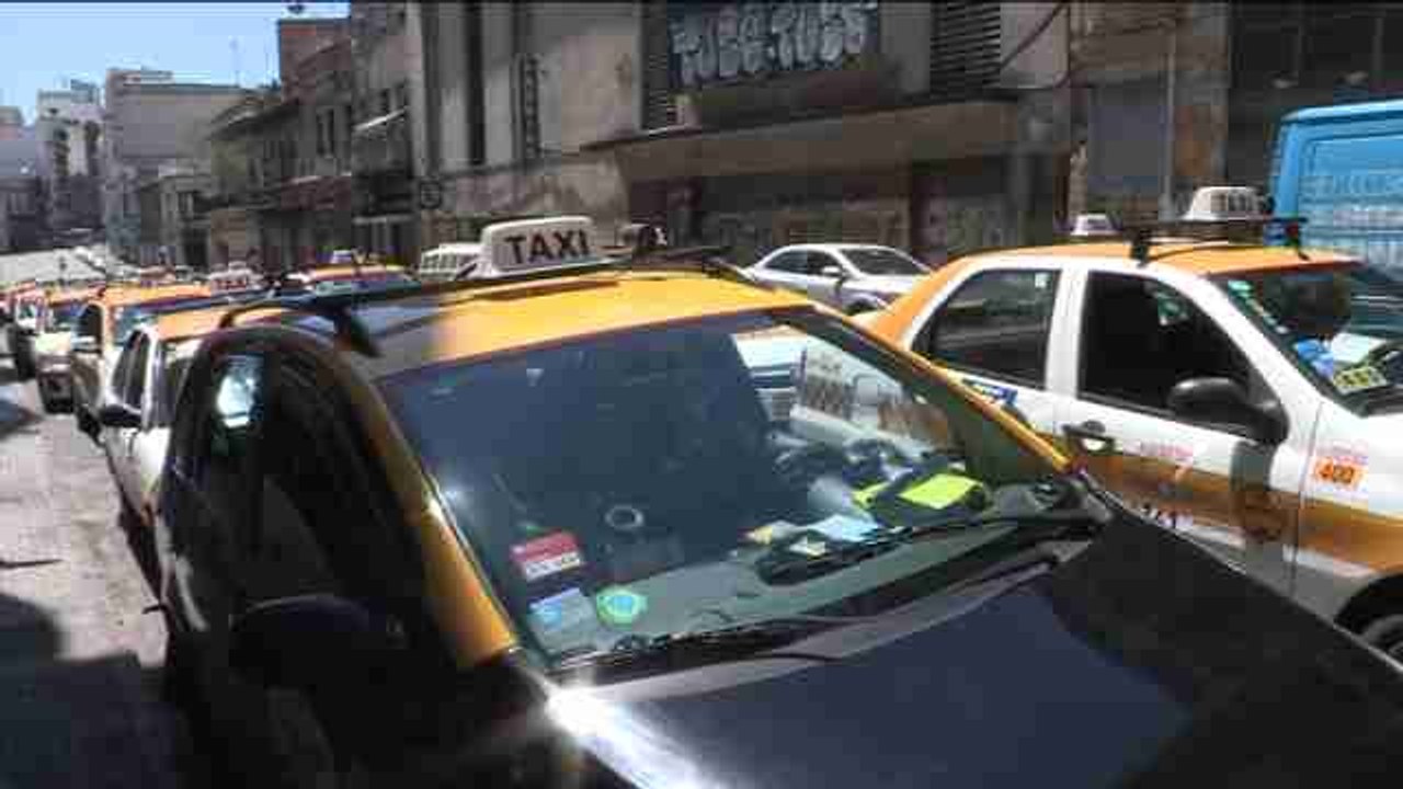 Uruguay debate sobre si regular o no apps como Uber