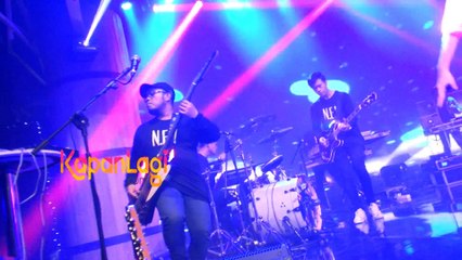 Sibuk Manggung Randy Nidji Tetap Suami Siaga