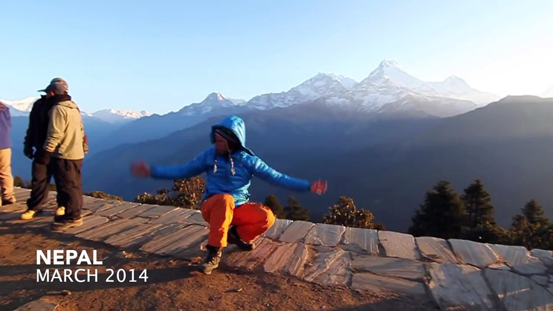 TRAVELING MACACO