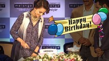 Kangana Ranaut Celebrates Birthday With Sis Rangoli, Cuts Cake