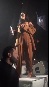 Rihanna fan completely shocks singer with his amazing vocals