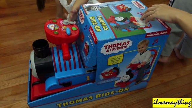 Thomas & Friends- Unboxing a Thomas Ride-On w- Hulyan & Maya )