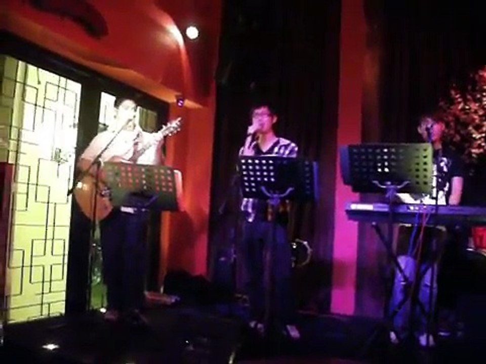 我真的受伤了by raymond chow