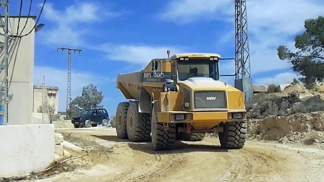 MOXY MT 40B series 2 dump truck