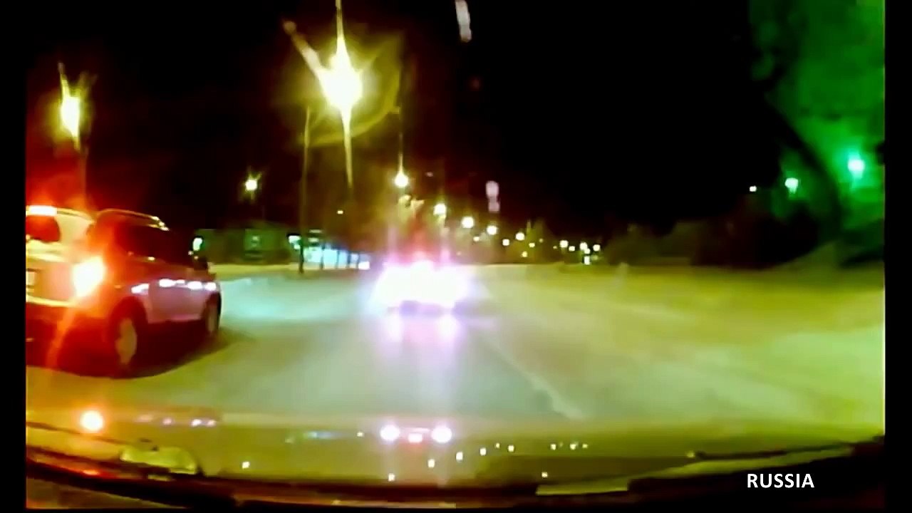 MAD DRIVERS Worldwide #4 40 INSANE Videos of Car Crashes (HD Compilation)