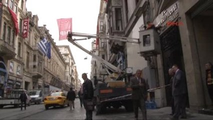 İstiklal Caddesi'nde Saldırının İzleri Siliniyor