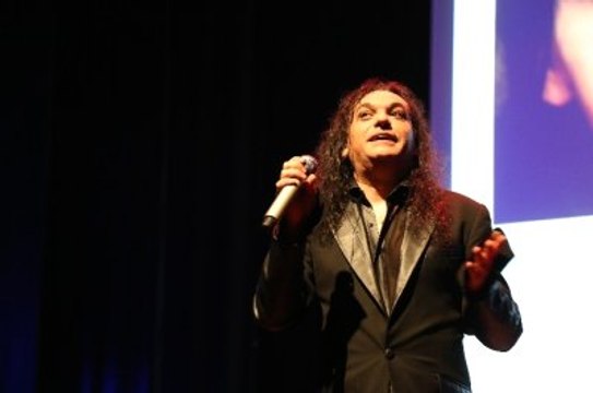 Gökhan Kırdar: 'Yerine Sevemem' Şarkısını Şehitlere Yazdım