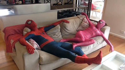 Pink Spidergirl and Spiderman Vs Magic Kinder Surprise Eggs Ft Venom