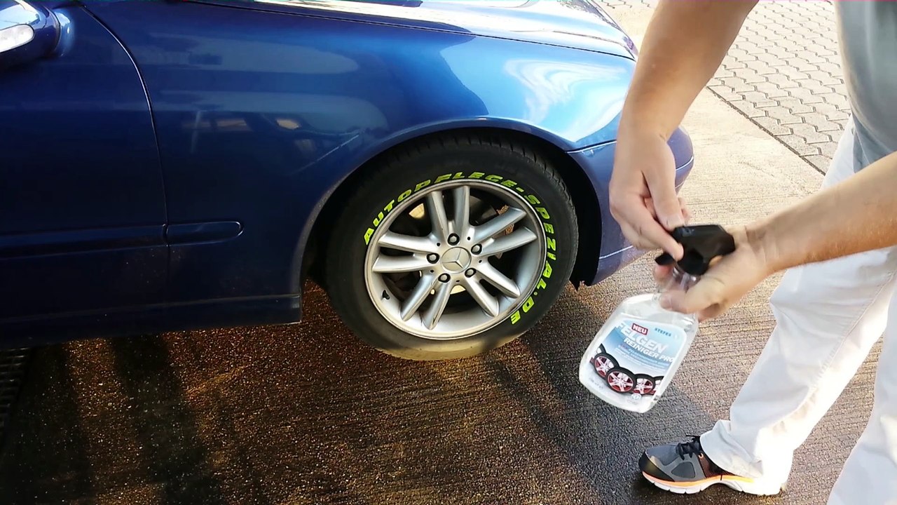Felgenreiniger pro mit rotfärbung für alle felgenarten.