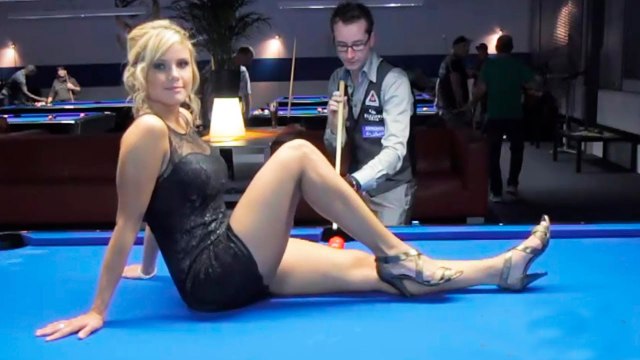 Бильярд с девушкой офигеть не встать смотрите видео Billiards Girl