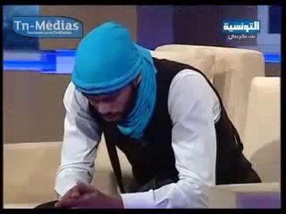 ‫شاب تونسي طلبوا منه اغنية انظروا بماذا تغني -HD
