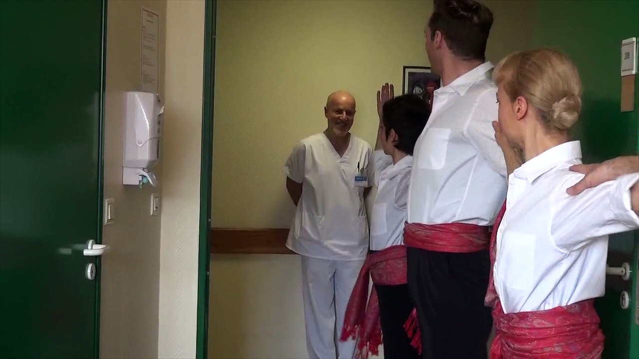 Reportage à l’Hôpital des Diaconesses avec la compagnie ACM Ballet | Sirtaki dans la chambre d’une patiente