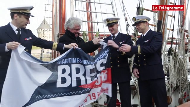 Brest 2016. L’Etoile embarque vers les Etats-Unis avec le drapeau de la fête