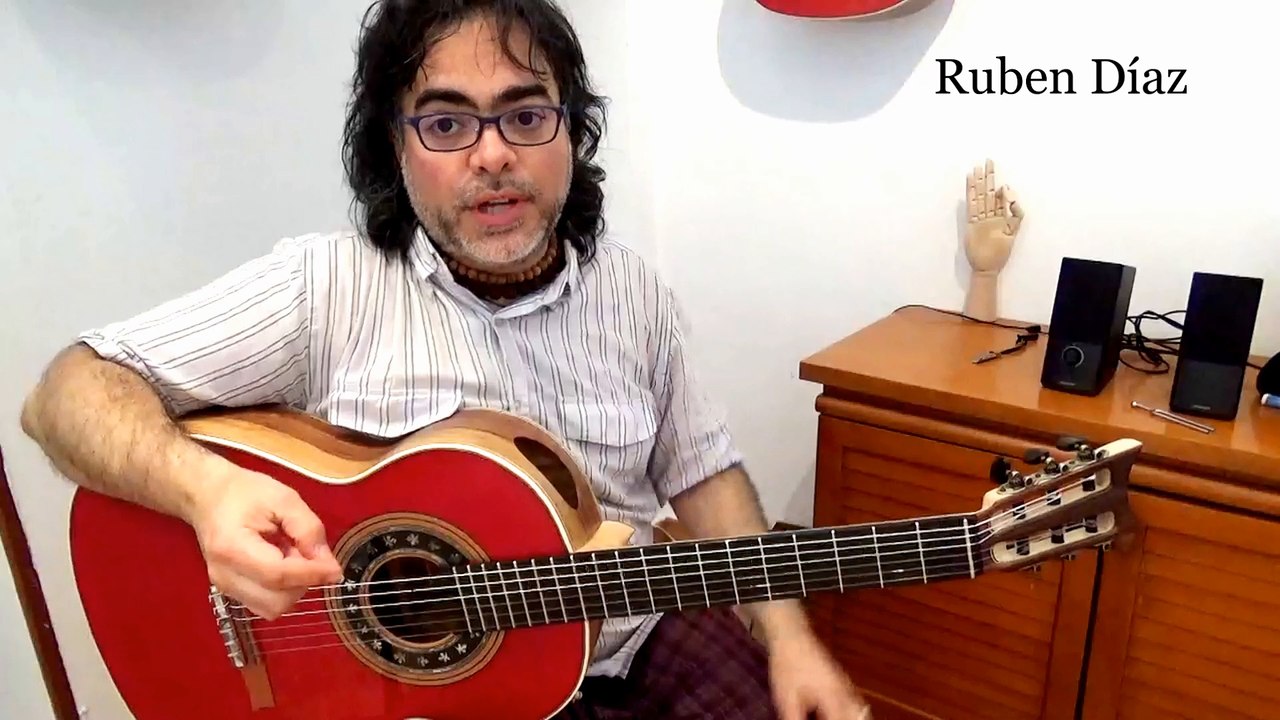 Although he had very big hands Paco de Lucia was in favor of a guitar scale of 650 millimetres /Q &A