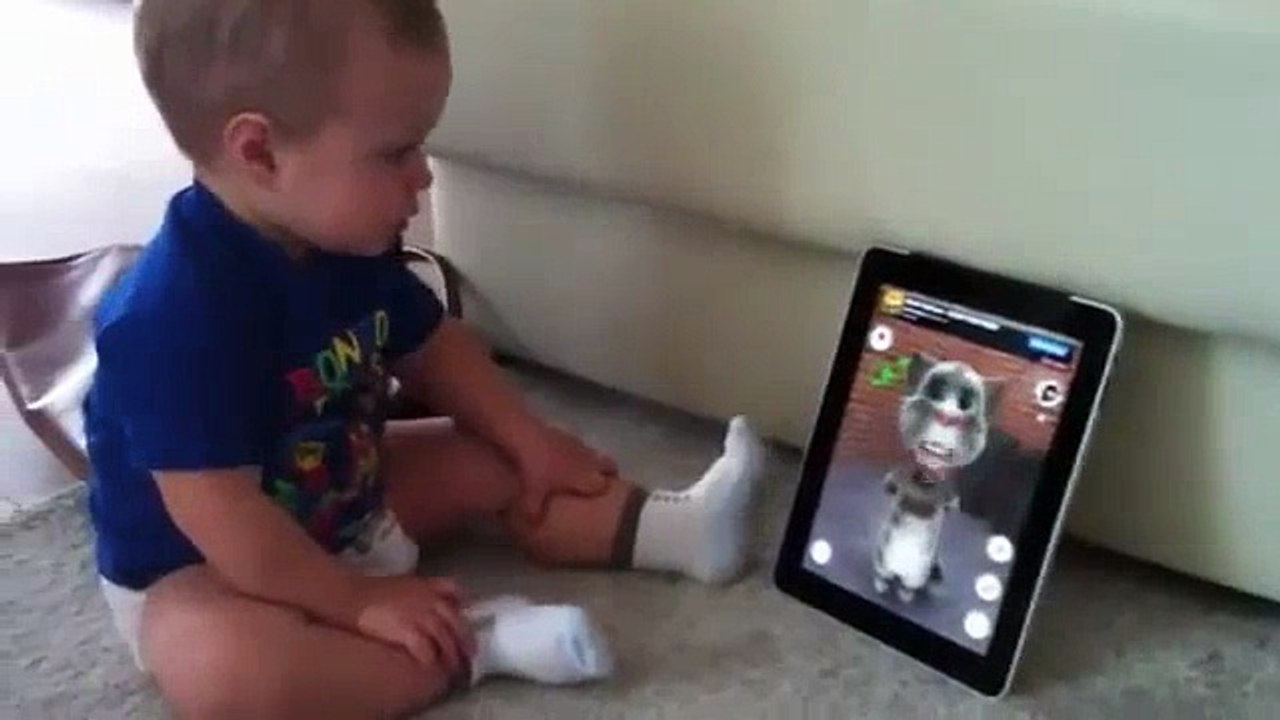 Cute_Baby_Talk_With_A_TomCat_On_IPad - Funny Videos