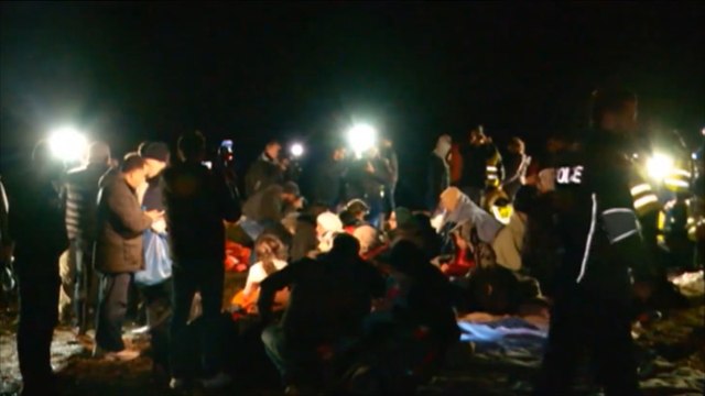 تواصل تدفق اللاجئين إلى الجزر اليونانية