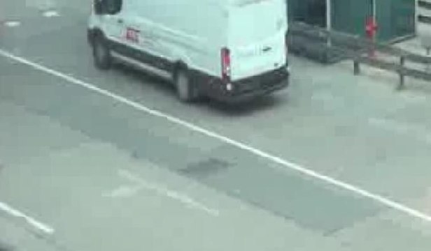 Rögar kapağı fırladı bomba zannetti