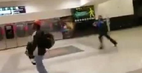 ABD'de şüpheli paket alarmı... Panik anları kamerada