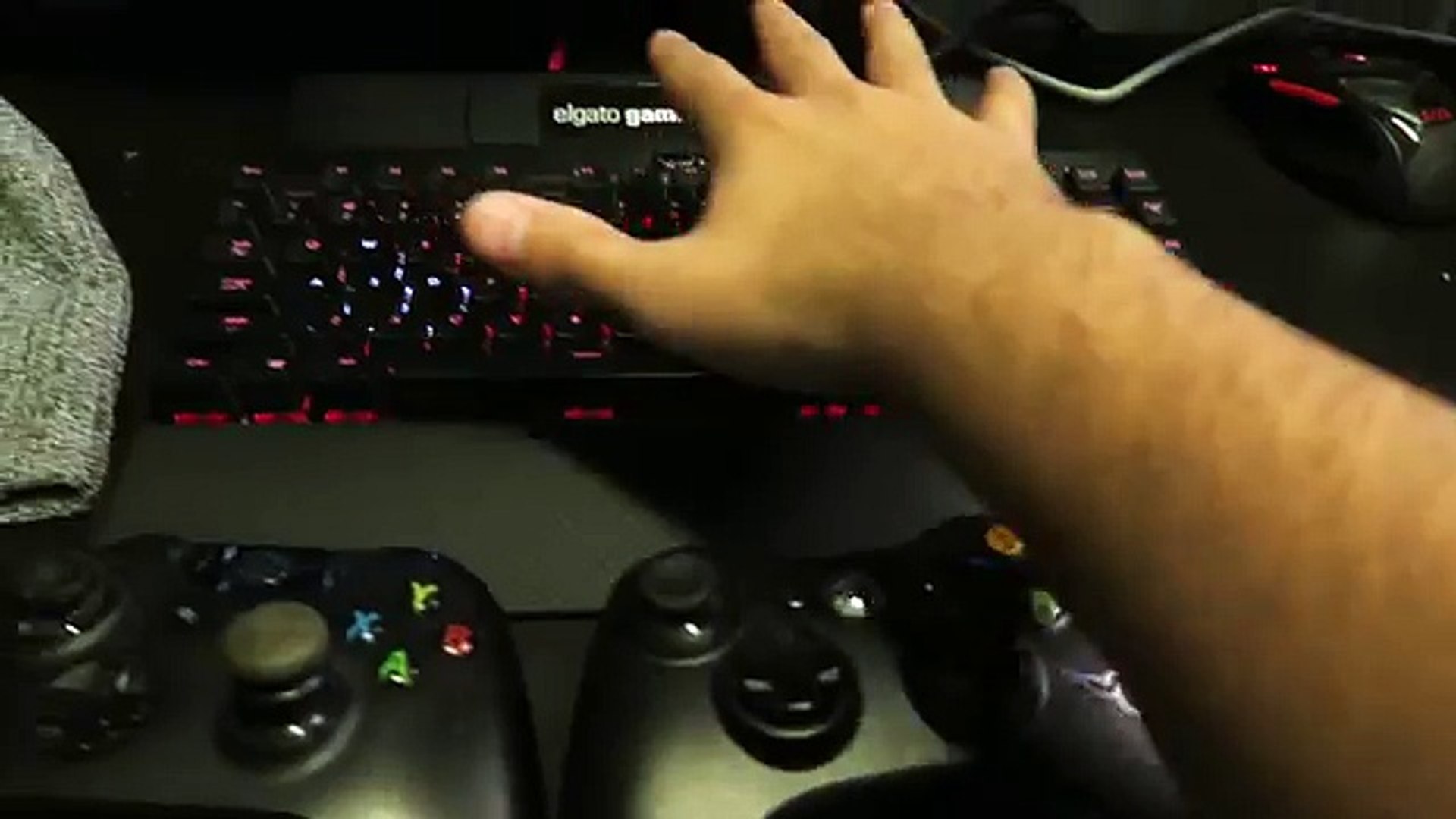 SMALLEST Gaming Room Setup In The WORLD - Gaming Setup Tour 2015 19
