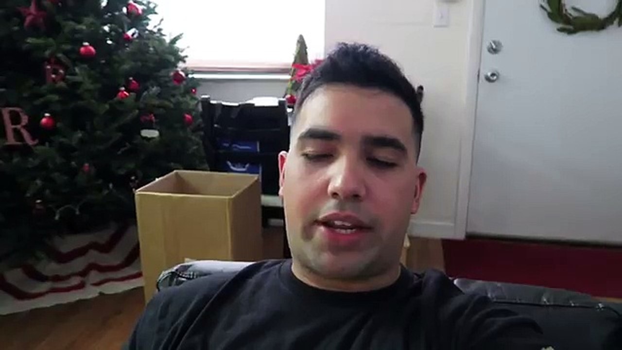 SMALLEST Gaming Room Setup In The WORLD - Gaming Setup Tour 2015 31