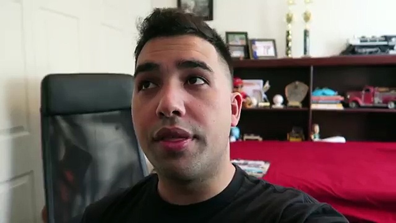 SMALLEST Gaming Room Setup In The WORLD - Gaming Setup Tour 2015 35