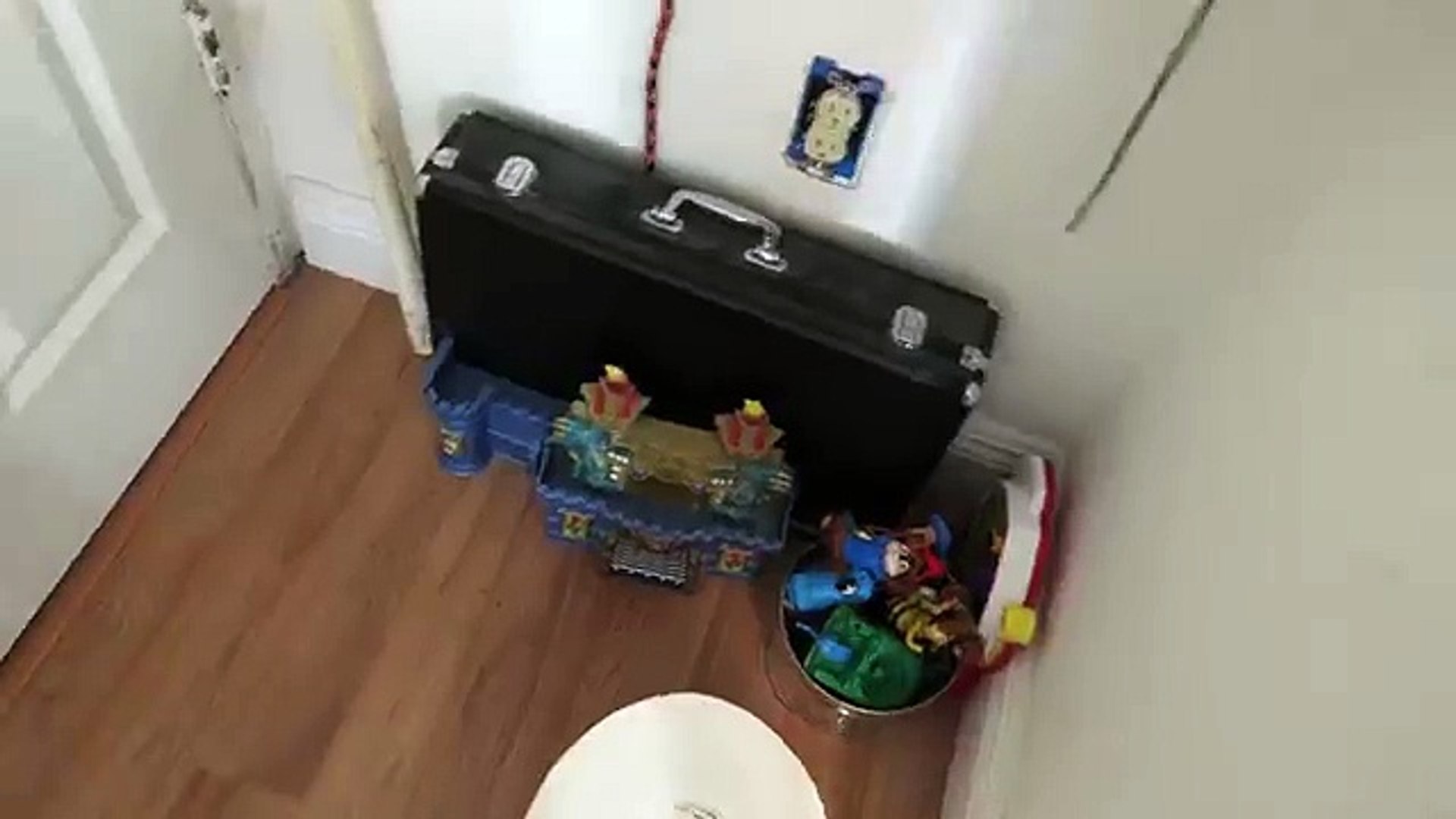 SMALLEST Gaming Room Setup In The WORLD - Gaming Setup Tour 2015 39