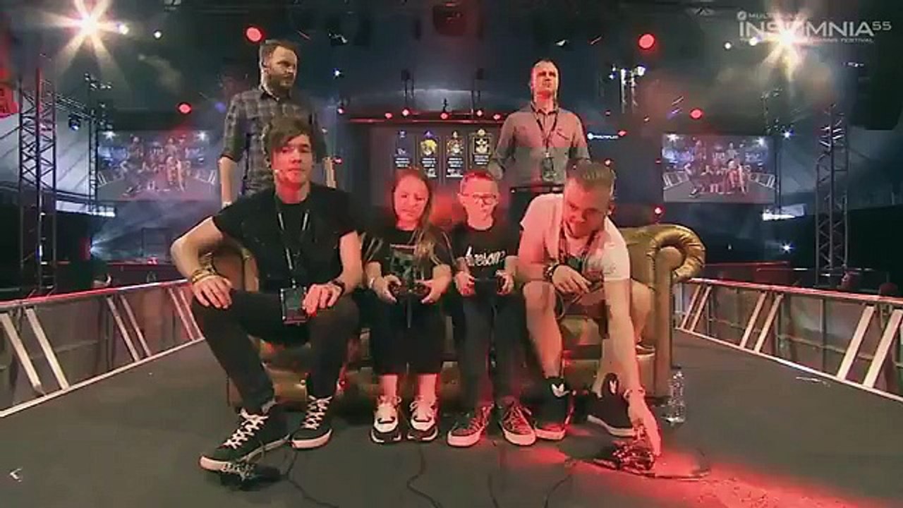 SQUID VS. DANTDM  Gaming Showdown LIVE!! 1