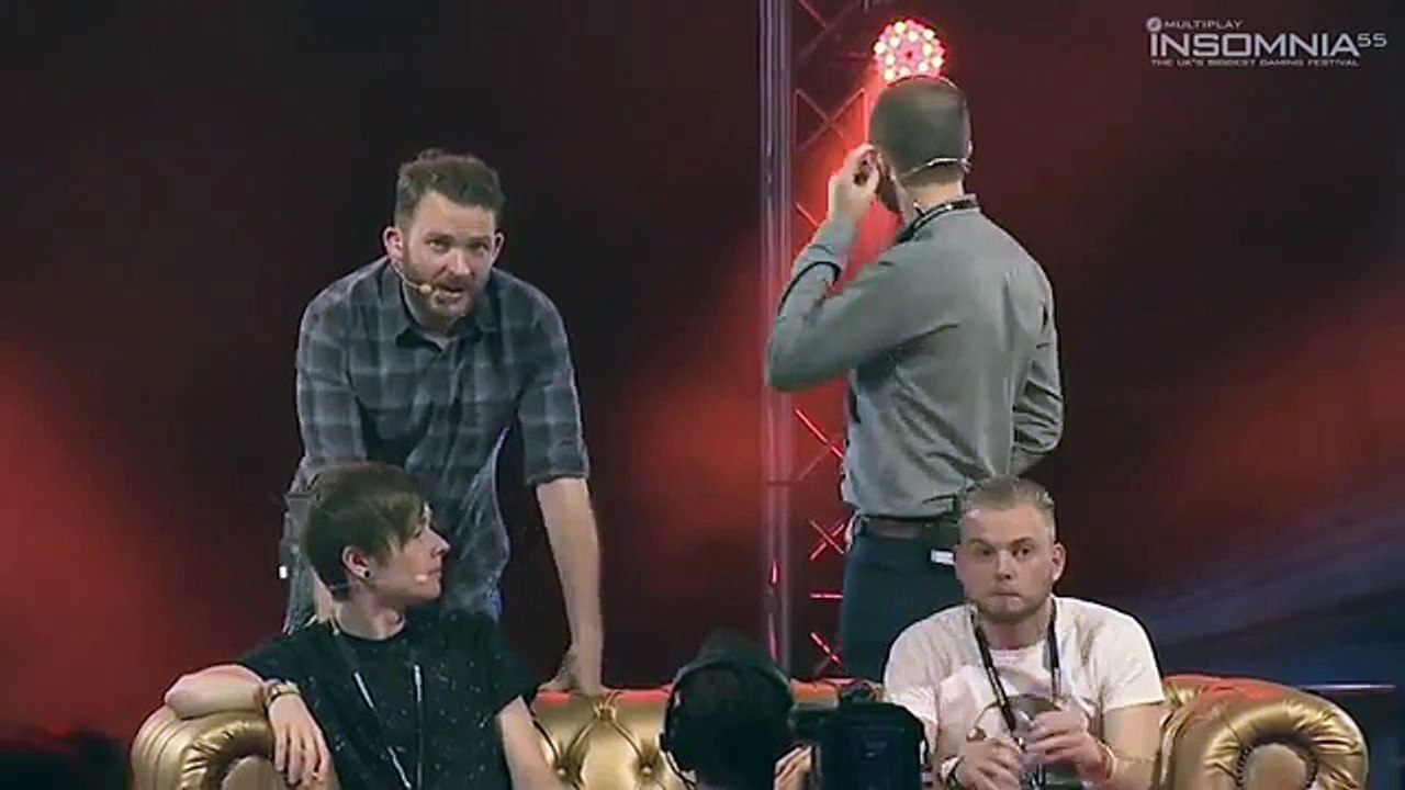 SQUID VS. DANTDM  Gaming Showdown LIVE!! 38