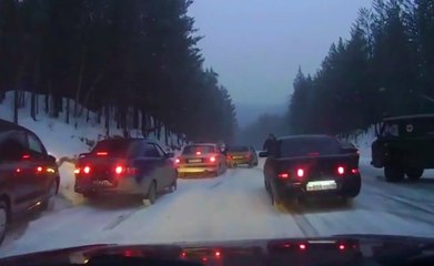 Speeding On Icy Roads In Russia Is a Bad Idea!