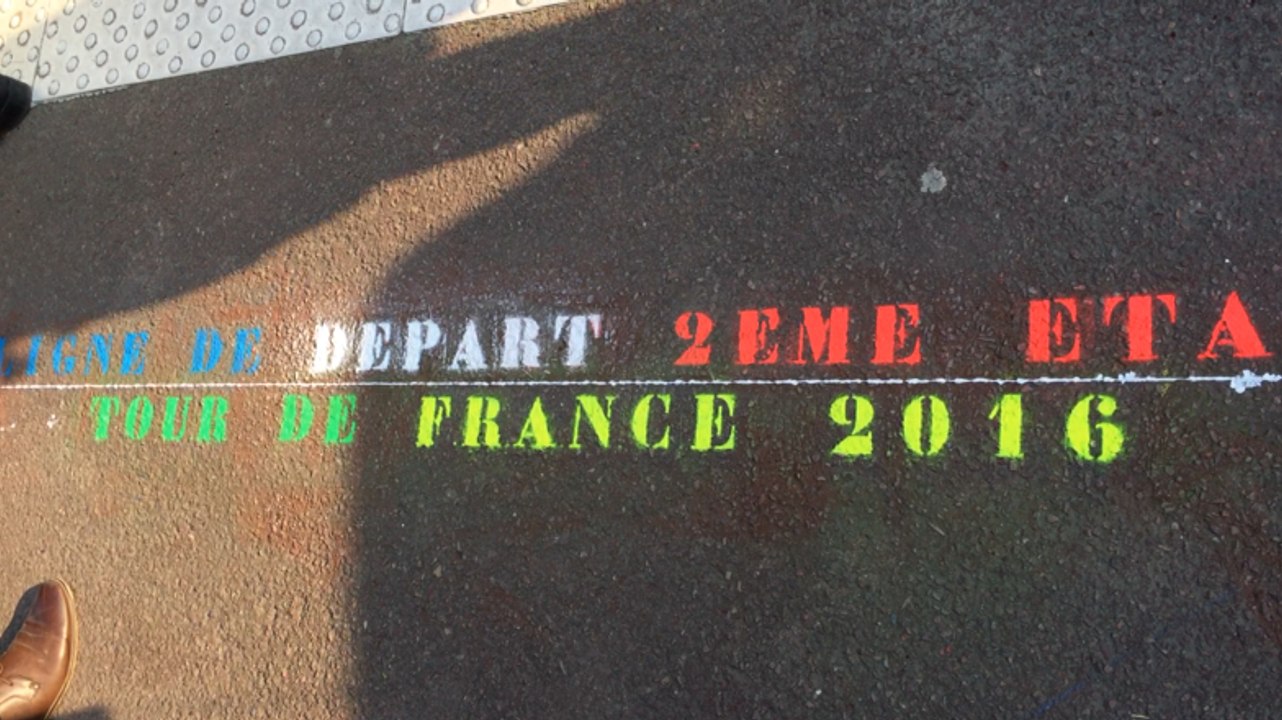 Les journalistes découvrent la ligne de départ saint-loise